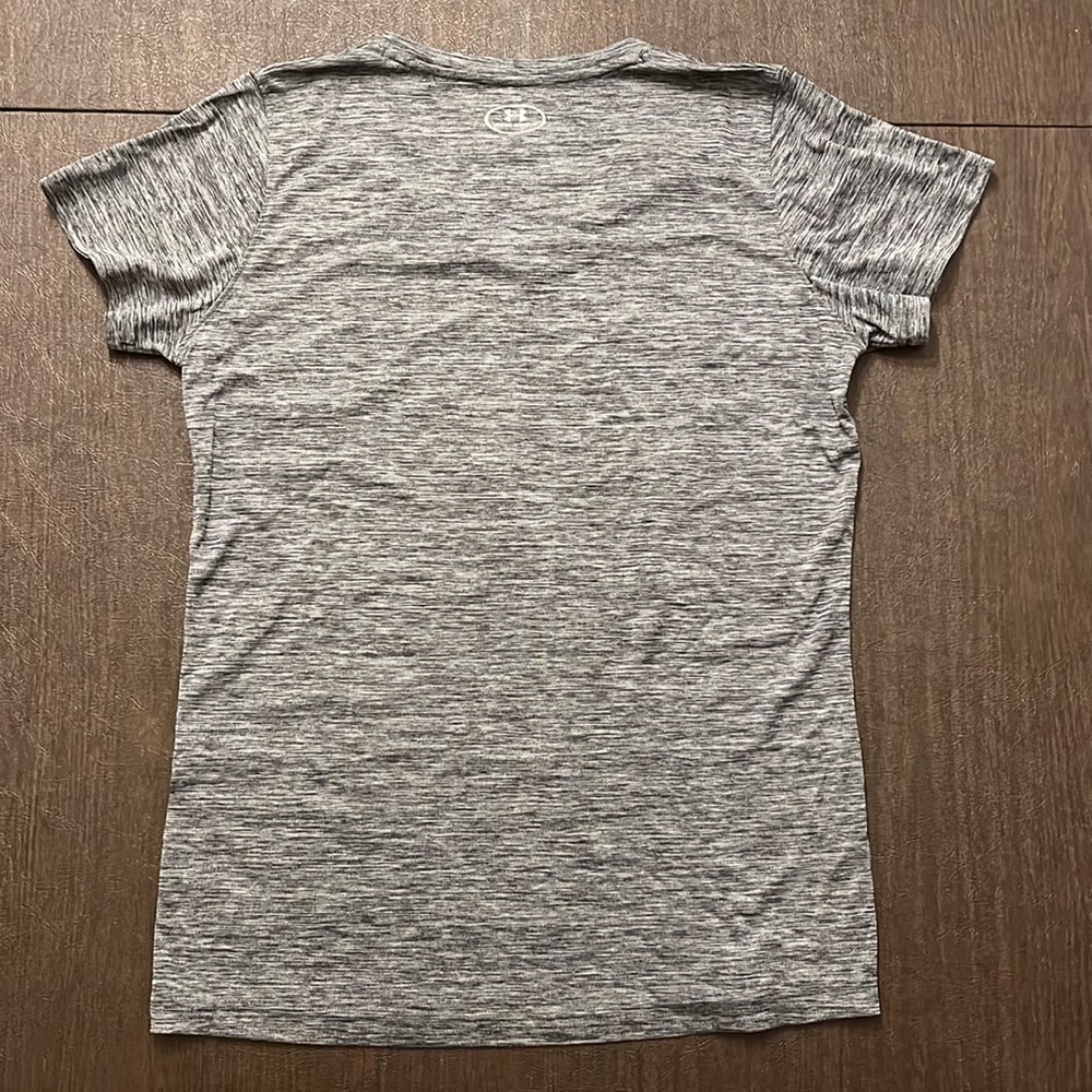 Under Armour Women’s HeatGear Shirt - Picture 7 of 7